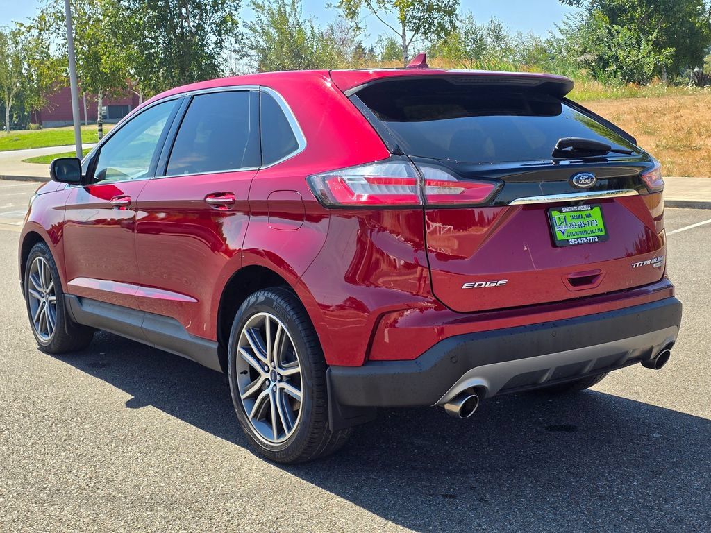 Used 2019 Ford Edge Titanium w/ Cold Weather Package AWD/4WD image 3