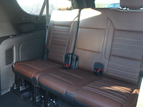 Used 2023 GMC Yukon XL Denali Ultimate image 40