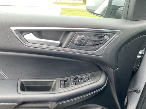 Used 2022 Ford Edge ST image 15