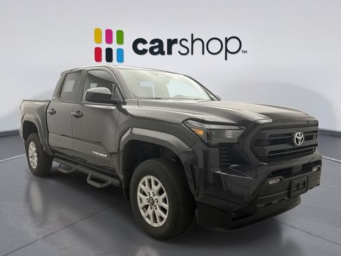 Used 2024 Toyota Tacoma SR5 AWD/4WD image 5