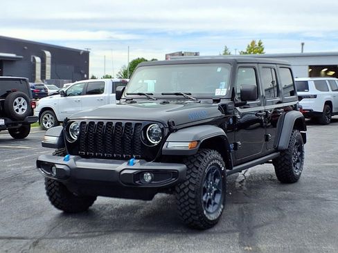 Used 2023 Jeep Wrangler Unlimited w/ 8.4" Radio Group AWD/4WD image 2