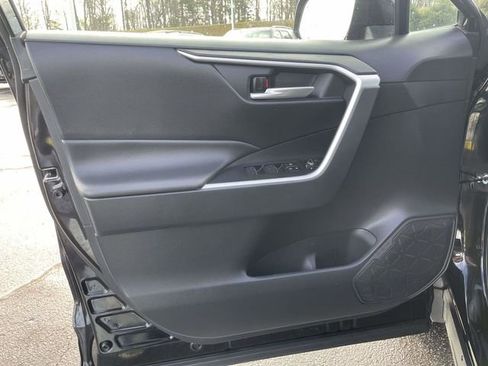 Used 2025 Toyota RAV4 XLE image 15