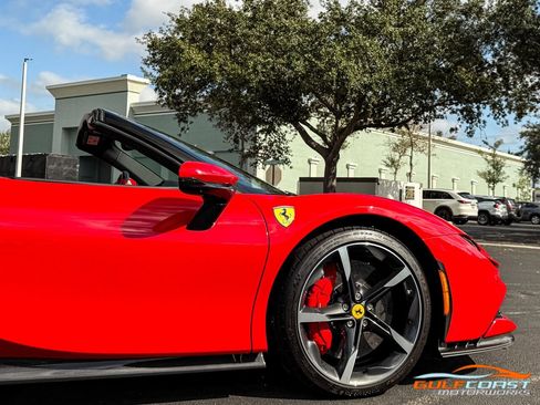 Used 2023 Ferrari SF90 Spider image 62