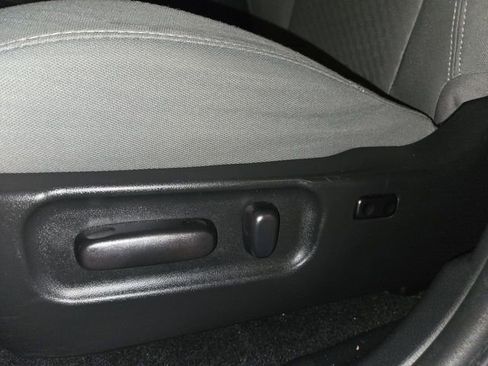 Used 2022 Toyota Tacoma SR5 w/ Technology Package RWD image 12