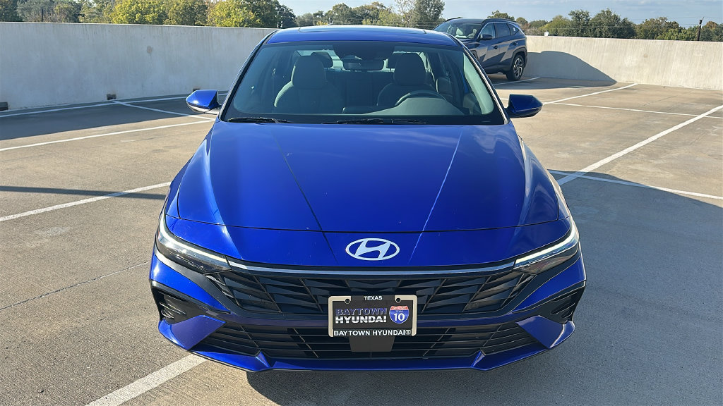 Used 2025 Hyundai Elantra SEL FWD image 8