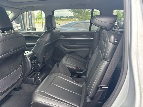Used 2023 Jeep Grand Cherokee L Limited AWD/4WD image 22