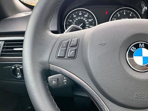 Used 2011 BMW 335i Convertible image 25