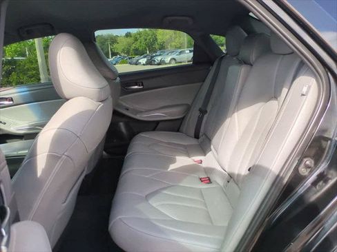 Certified 2021 Toyota Avalon XLE FWD image 13
