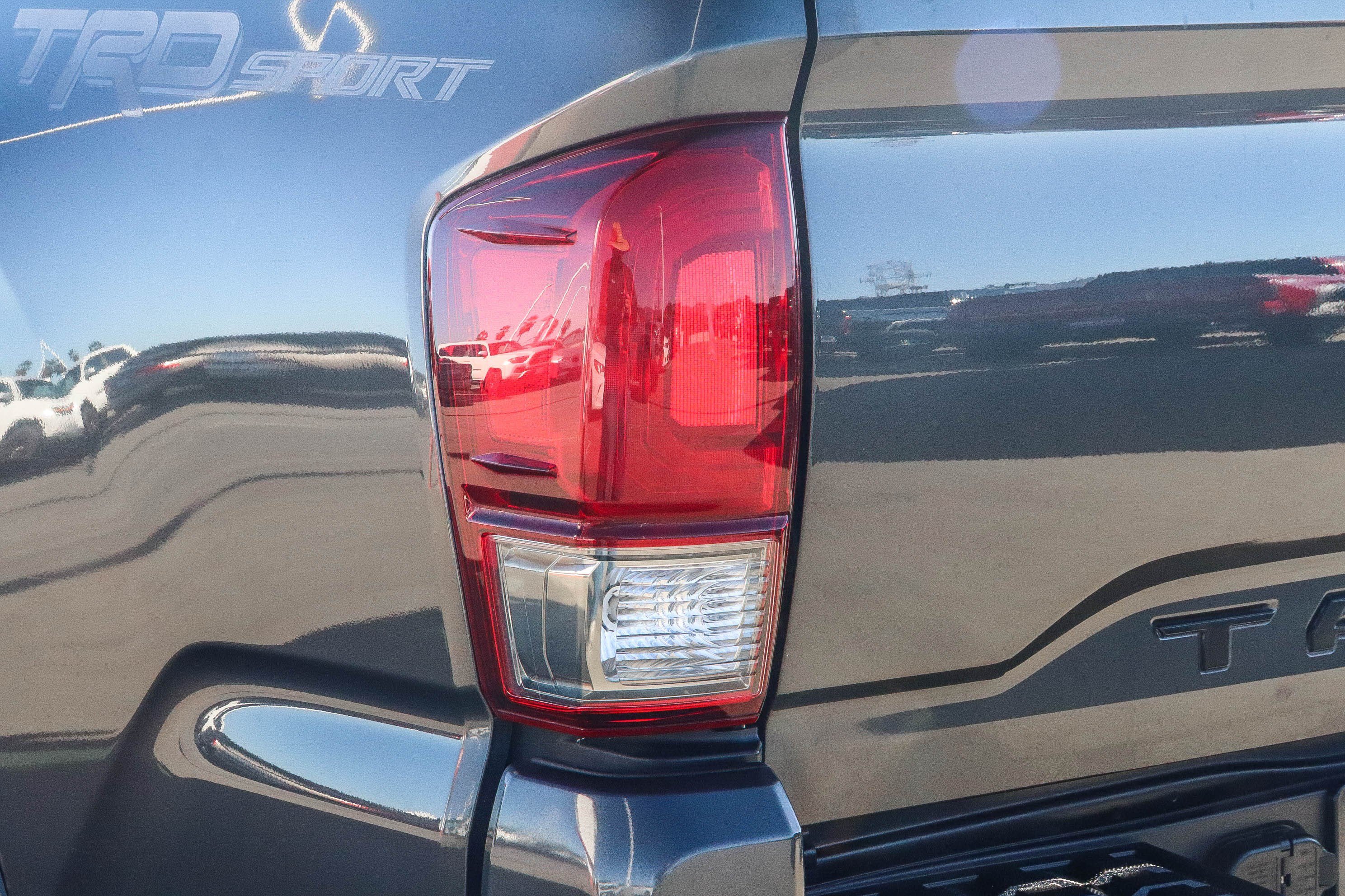 Used 2017 Toyota Tacoma TRD Sport w/ Tow Package RWD image 10