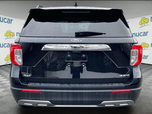 Used 2023 Ford Explorer XLT w/ Equipment Group 202A image 3