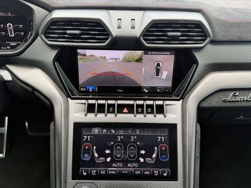 Used 2024 Lamborghini Urus Performante AWD/4WD image 29