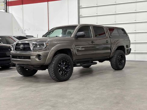 Used 2011 Toyota Tacoma 4x4 Double Cab w/ SR5 Pkg #2 image 2