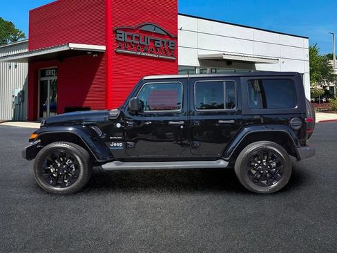 Used 2023 Jeep Wrangler Unlimited Sahara w/ Cold Weather Group AWD/4WD image 2