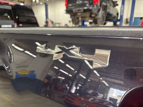 Used 2024 GMC Sierra 3500 SLT w/ SLT Convenience Package image 14