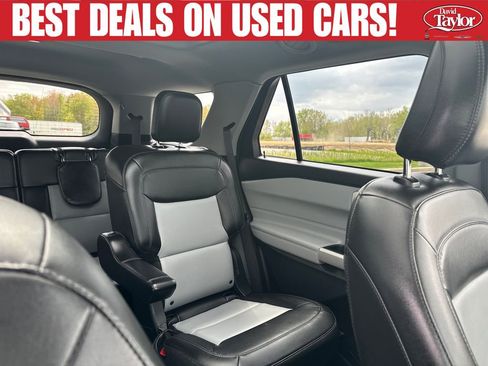 Used 2022 Ford Explorer XLT w/ Equipment Group 202A AWD/4WD image 31