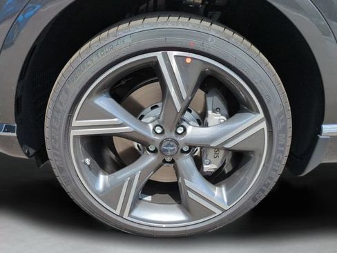 Certified 2025 Genesis GV80 3.5T Prestige AWD/4WD image 10