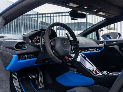 Used 2023 Lamborghini Huracan Tecnica image 35