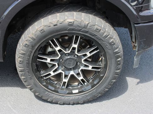 Used 2019 Ford F150 Platinum w/ Equipment Group 701A Luxury AWD/4WD image 29