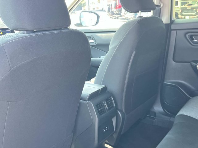 Used 2024 Nissan Rogue SV FWD image 20