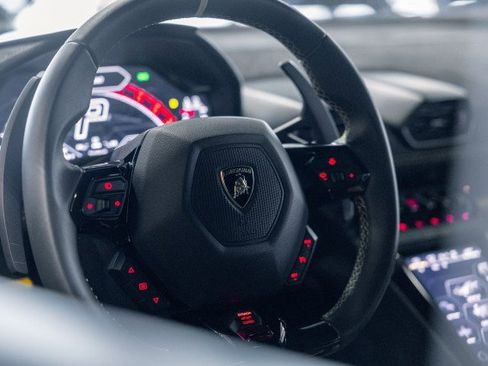 Used 2023 Lamborghini Huracan Tecnica image 37