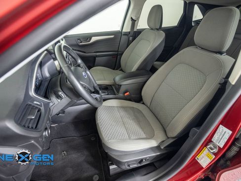 Used 2022 Ford Escape SE w/ SE Sport Appearance Package FWD image 28