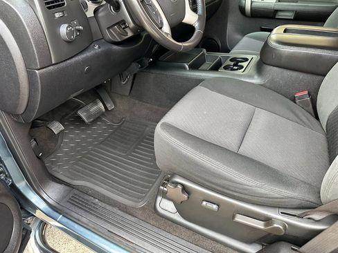 Used 2007 Chevrolet Silverado 2500 LT w/ 2LT Audio Package image 10