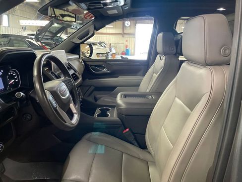 Certified 2021 GMC Yukon XL SLT w/ SLT Premium Package AWD/4WD image 14