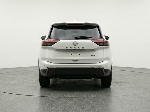 Used 2025 Nissan Rogue SV image 7