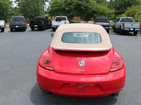 Used 2013 Volkswagen Beetle Turbo 60's Edition FWD image 13