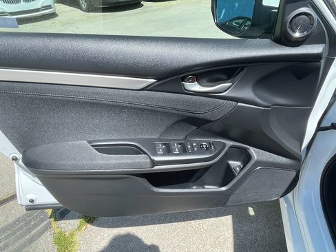 Used 2019 Honda Civic EX image 11