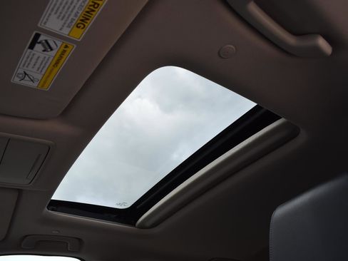 Used 2023 Honda CR-V EX-L image 9