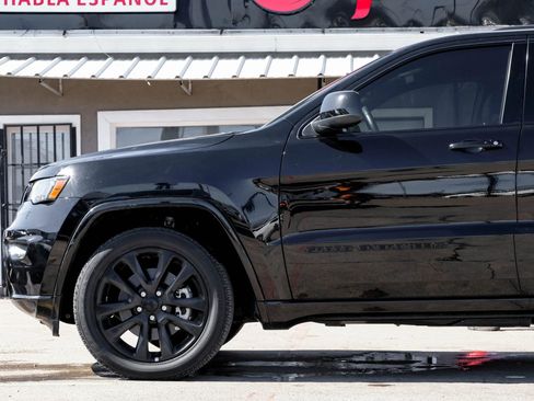 Used 2022 Jeep Grand Cherokee Laredo X RWD image 14