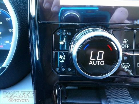 Used 2023 Toyota Highlander Limited image 22