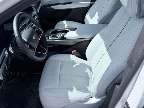 Used 2024 Cadillac Lyriq Luxury RWD image 30
