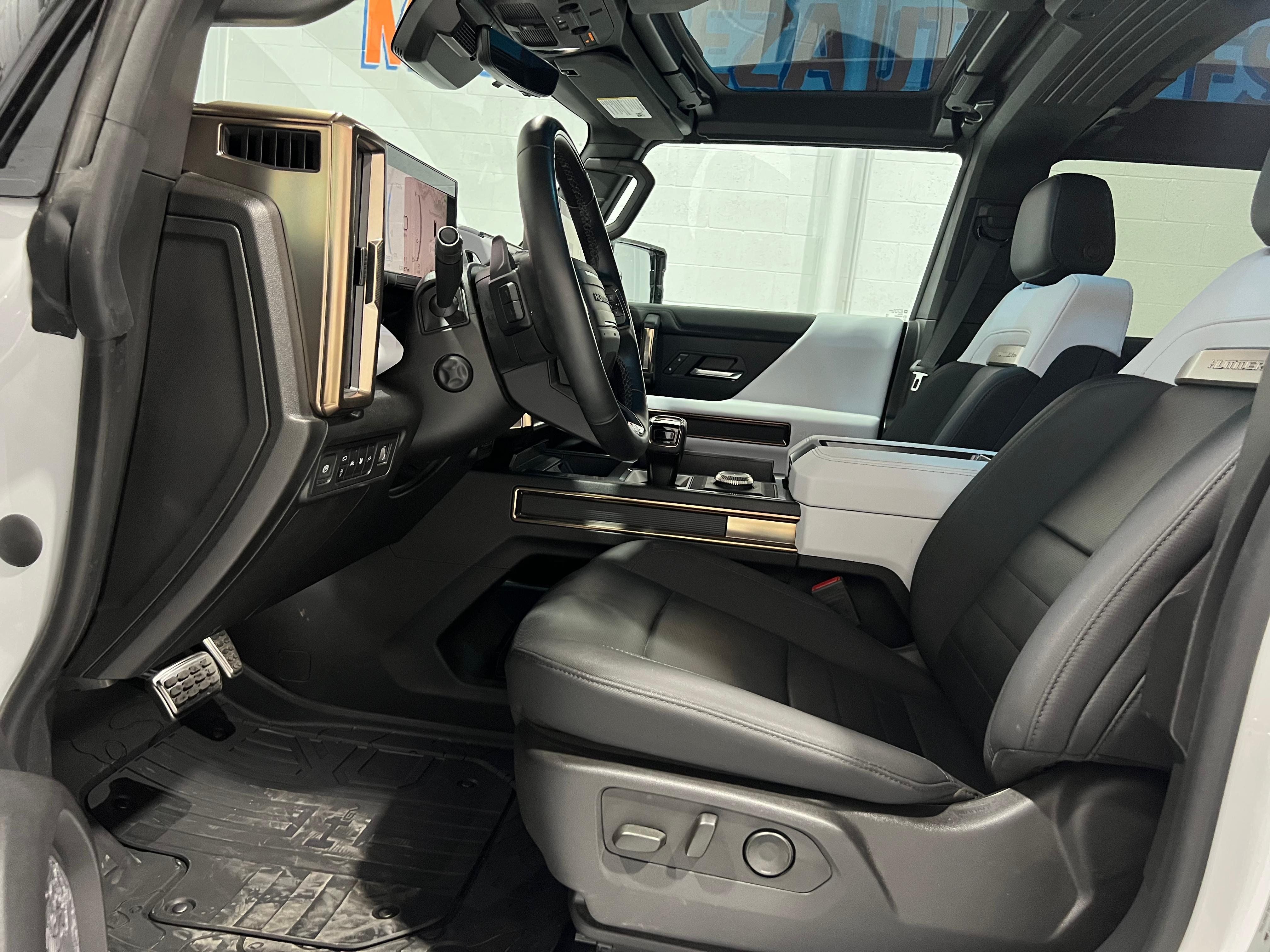 Used 2024 GMC Hummer EV 2X w/ Extreme Off-Road Package AWD/4WD image 9