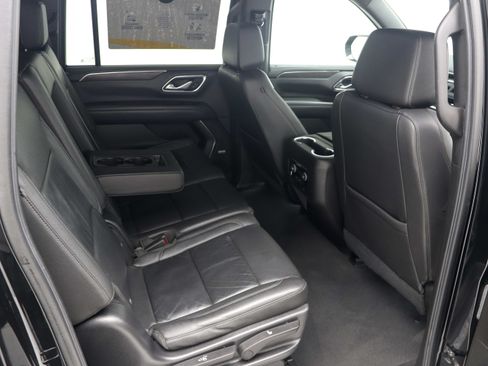 Used 2021 Chevrolet Suburban LT AWD/4WD image 15