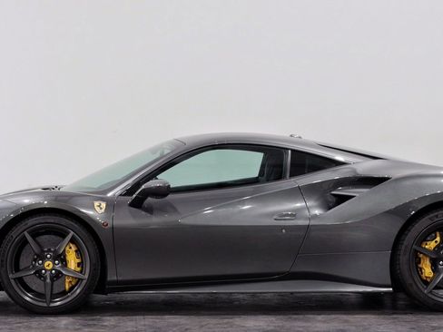 Used 2016 Ferrari 488 GTB image 7