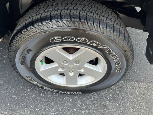Used 2018 Jeep Wrangler Sport AWD/4WD image 23