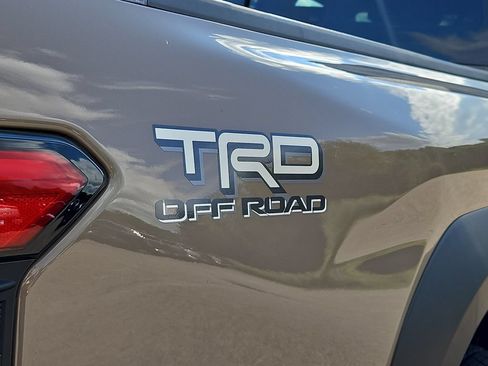 New 2026 Toyota Tacoma TRD Off-Road w/ TRD Off Road Upgrade Package AWD/4WD image 4