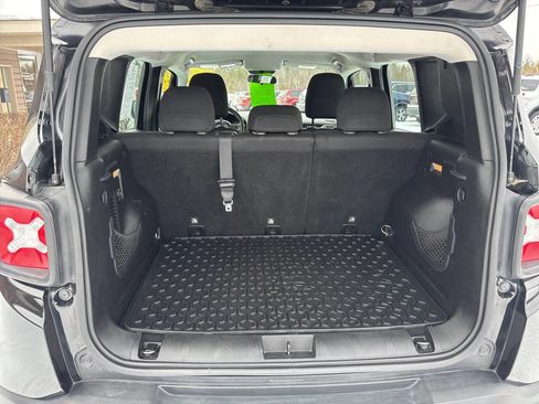 Used 2016 Jeep Renegade Sport w/ Power & Air Group image 10