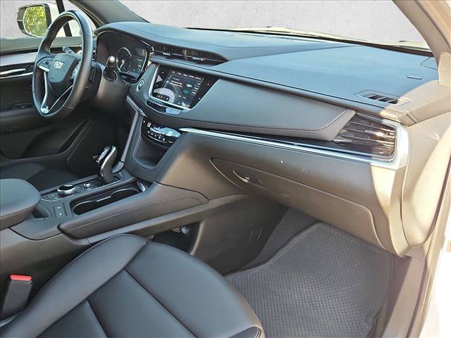 Used 2025 Cadillac XT6 Luxury FWD image 23
