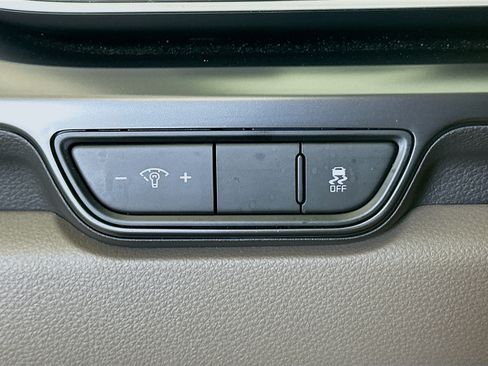Used 2026 Kia Carnival FWD image 17