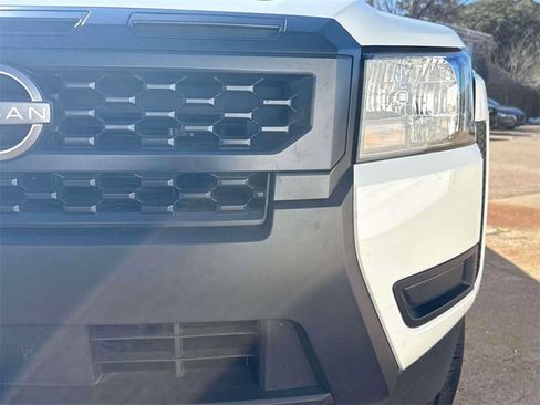 Used 2025 Nissan Frontier S w/ S Utility Package image 7