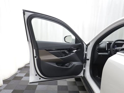 New 2026 BMW 530i xDrive w/ Executive Package AWD/4WD image 5