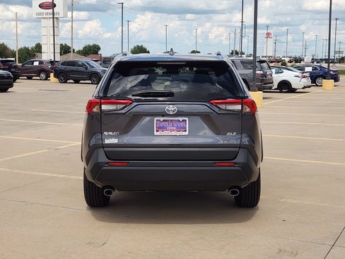 Used 2024 Toyota RAV4 XLE FWD image 8