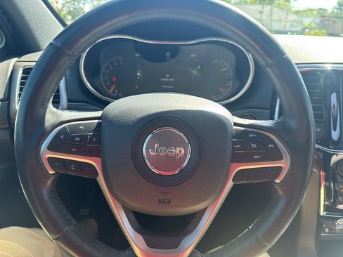 Used 2019 Jeep Grand Cherokee Altitude AWD/4WD image 17