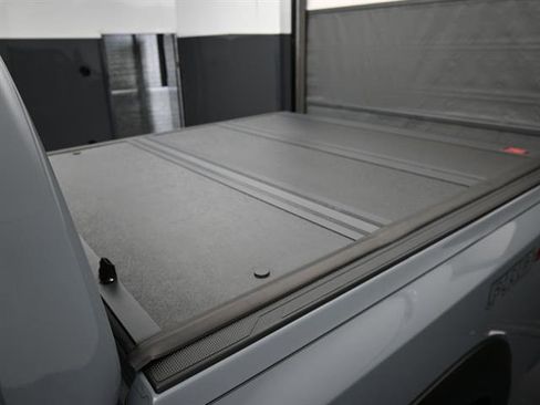 Used 2025 Nissan Frontier PRO-4X image 19