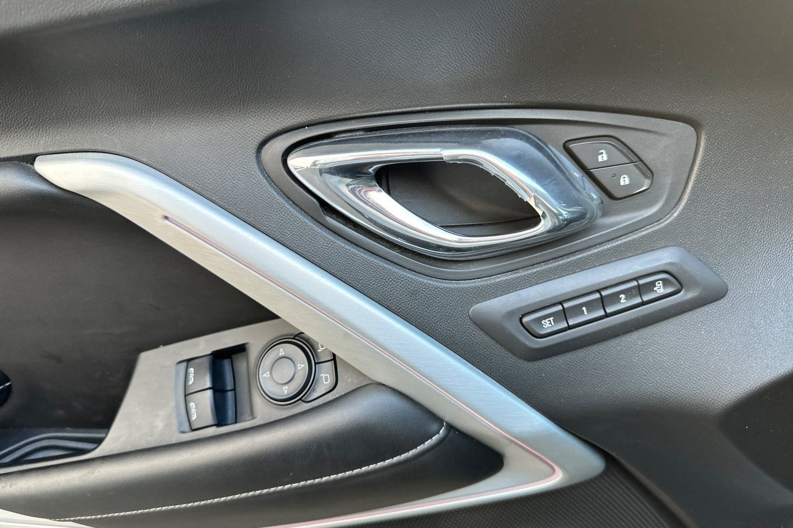 Used 2017 Chevrolet Camaro SS RWD image 11