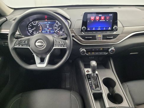 Used 2025 Nissan Altima 2.5 SV FWD image 22