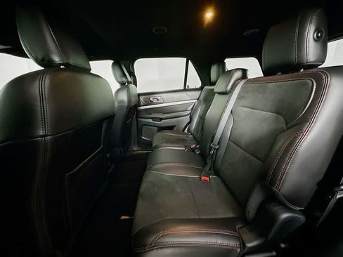 Certified 2019 Ford Explorer XLT w/ Equipment Group 202A image 14